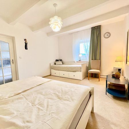 Apartman U Berounky แบโรน ภายนอก รูปภาพ