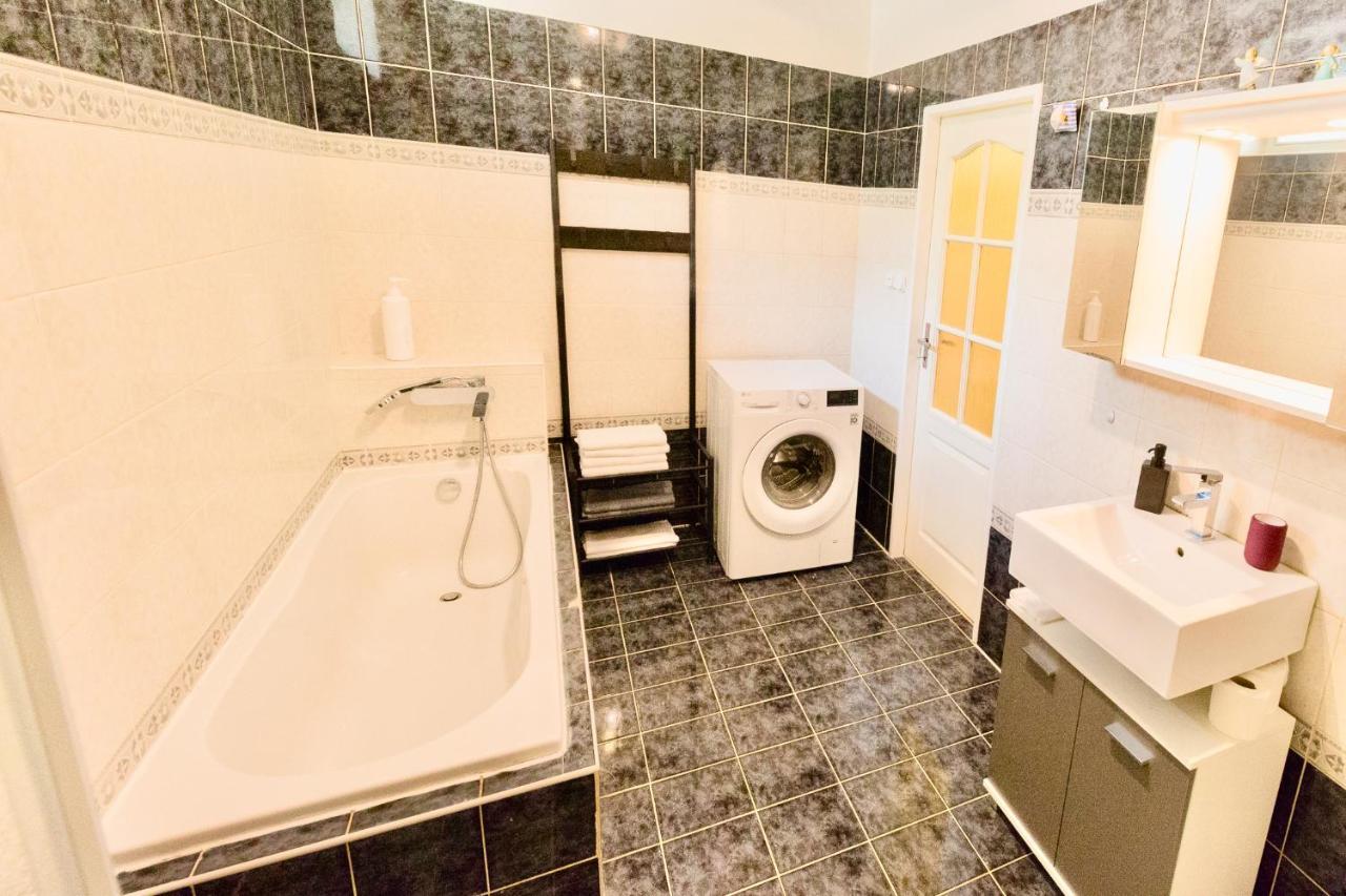 Apartman U Berounky แบโรน ภายนอก รูปภาพ